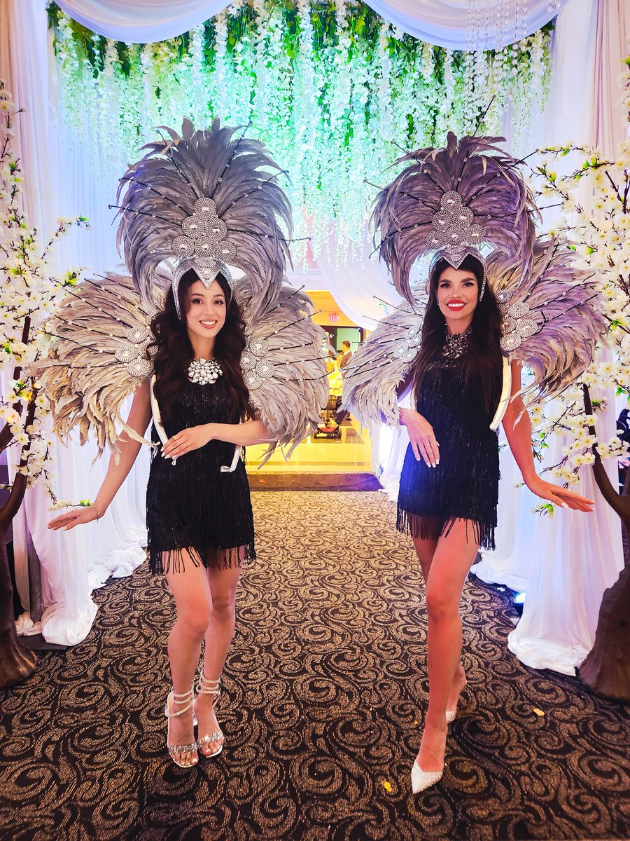 7StoneDetroit's tweet image. All that glitters ✨🍾 Our champagne beauty and two show-stopping showgirls brought the sparkle, the style, and the energy to a private event at @mccbanquethall. Our girls know how to make an entrance! 💃🔥 
.
.

#7StoneManagement #7StoneModels #MichiganModel #DetroitModel