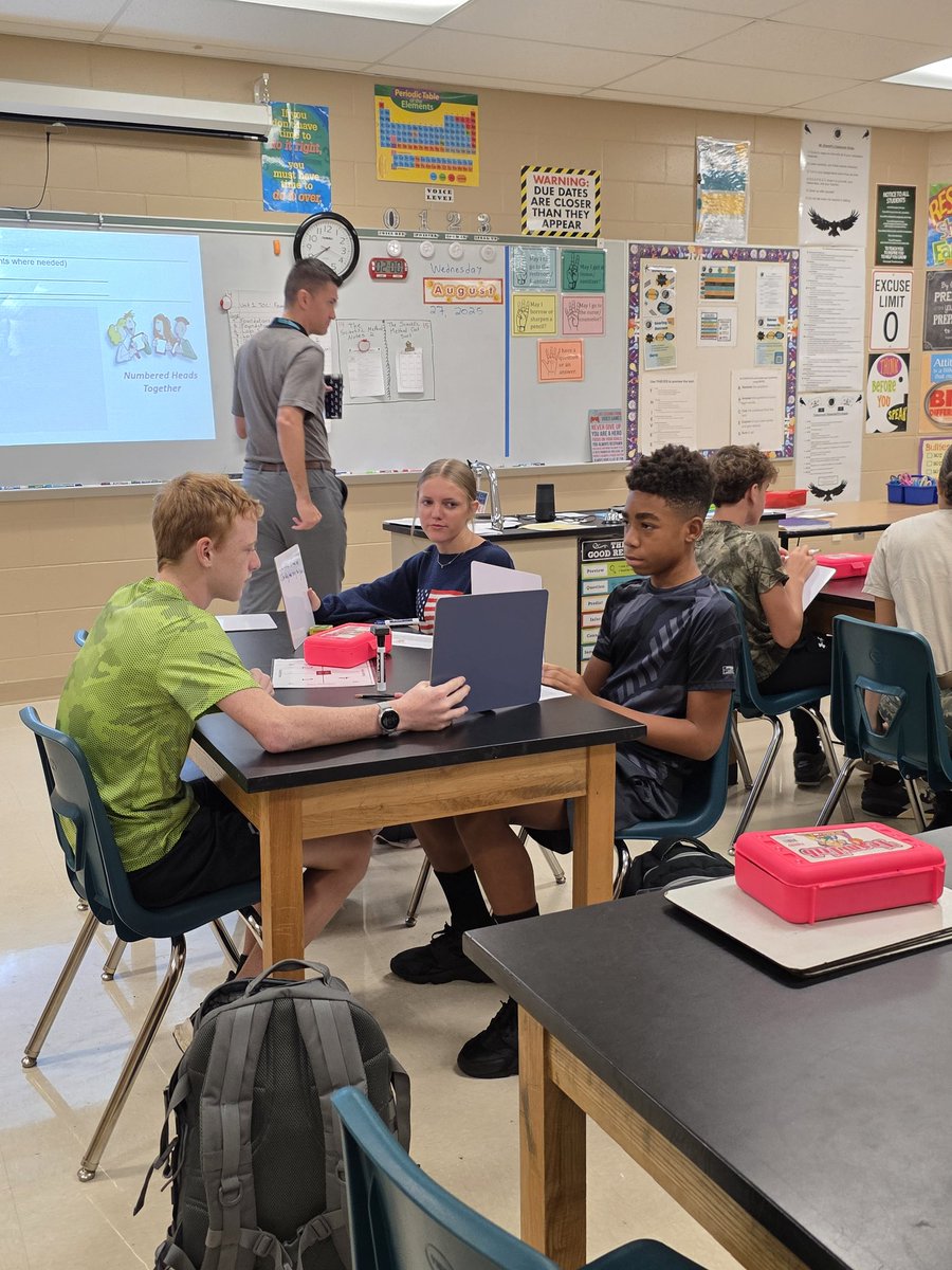 MsMcCracken1's tweet image. Mr. Brandli had students engaged in a cooperative learning activity that allowed students to work independently before sharing responses and coming to a consensus. @rushemiddle #RusheNation #SoaringtoExtraordinary #RavensFueltheFire