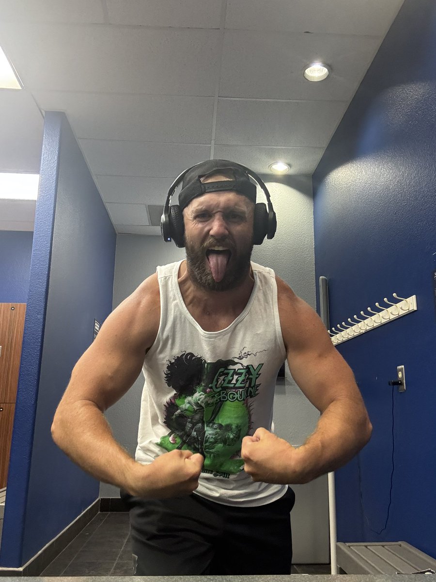 nicker_newman's tweet photo. Solid shoulder pump today!!! https://t.co/lMXeaWjNSl