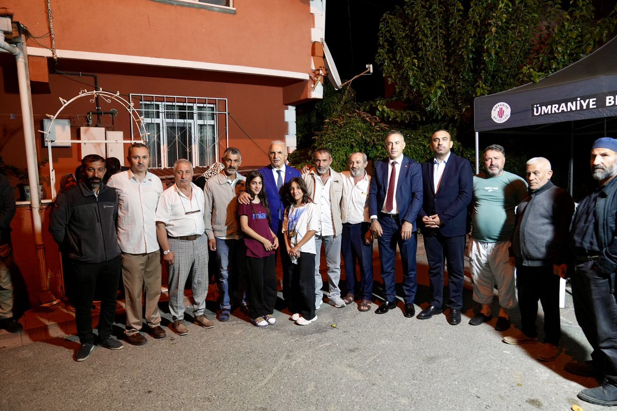 İlçe Başkanımız Salim Çetinkaya ile birlikte Karslı hemşehrilerimizden Akkaya ailesine misafir olduk.

Misafirperverlikleri ve samimi sohbetleri için değerli komşularımıza gönülden teşekkür ediyorum.