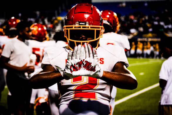 Week 0 down in the books vs Olive Branch  *missing 3 film clips* 🐉
11 tackles 
2 force fumbles
4 TFLs 

share.qwikcut.com/68af264eea63dc…