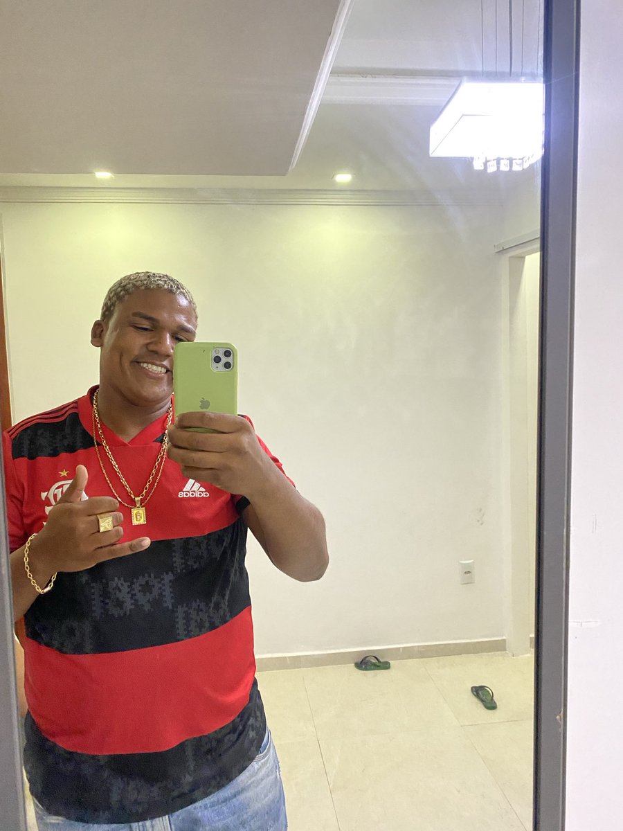Nada a pedir somente agradecer a Deus por mais um ano de vida, parabéns pra mim 🎉🎉🎇🎇❤️🫶🏾