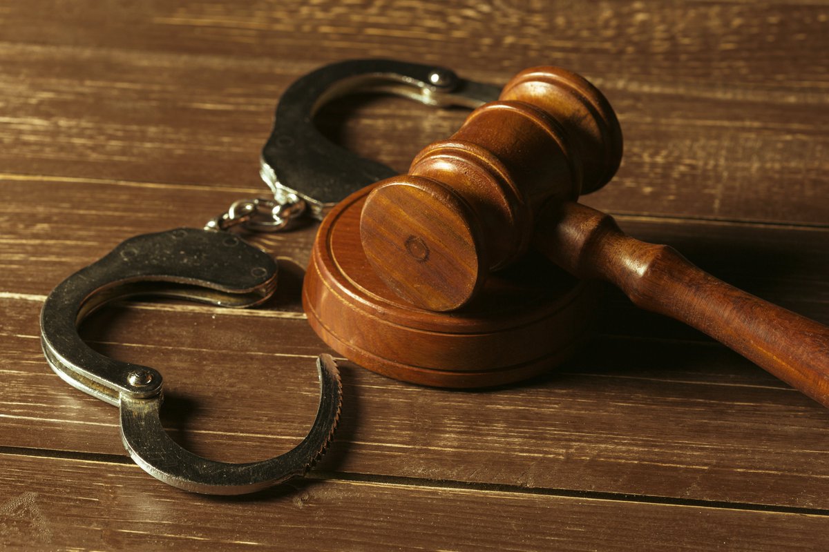 Birinci şahitlerin sesine kulak verip yaşadıklarını ortaya koyacağız:

 ⚖️ Hukuksuzluklar
 🩸 İşkence ve kötü muameleler
 🎭 Kurulan kumpasın izleri
📂 Belgeler, duruşma tutanakları ve tanıklıklarla…