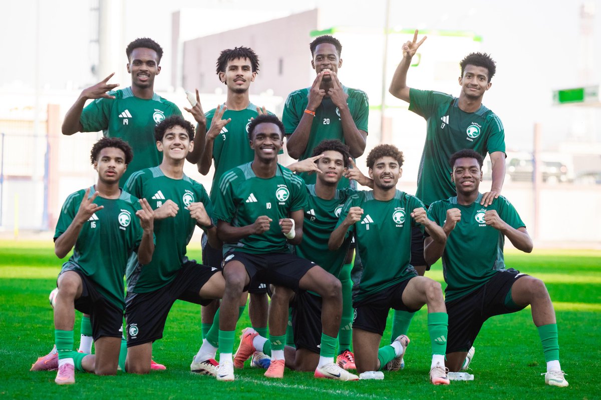 SaudiNT's tweet image. أخضر تحت 17 عامًا يختتم معسكر الطائف ويغادر الى فرنسا📝🔽
🔗 saff.com.sa/news.php?id=38… . 
#معاك_يالأخضر