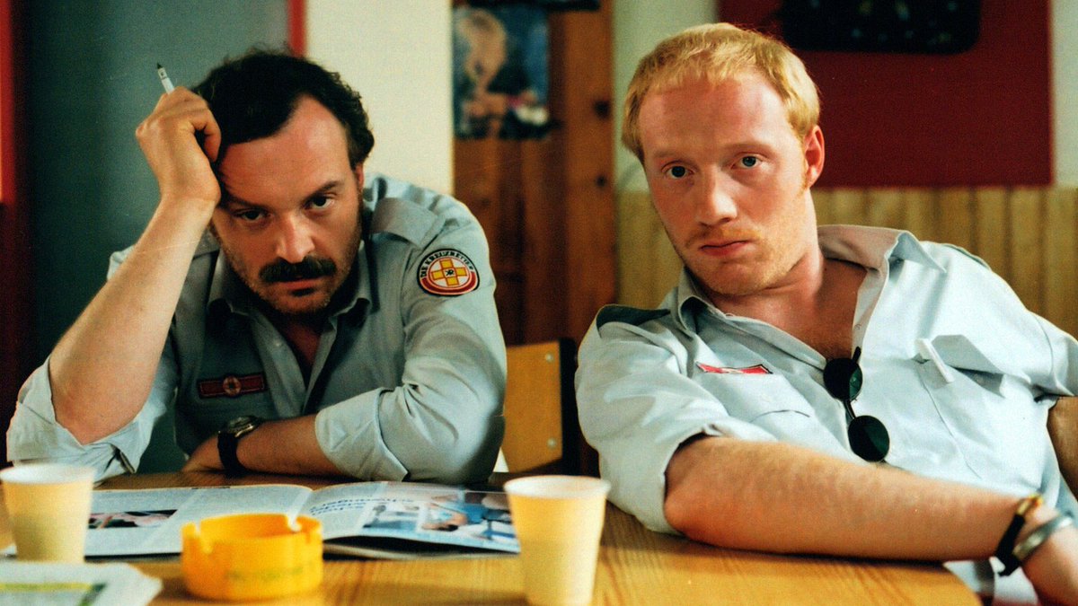 ...privates Sommerkino Teil 5...eine mundartliche Offenbarung...mit Verve gespielt - besser kann man #WolfHaas nicht verfilmen...

#KommsüßerTod,
von 2000

#Film #Filmtipp #movie #JosefHader #SimonSchwarz #BarbaraRudnik #WolfgangMurnberger