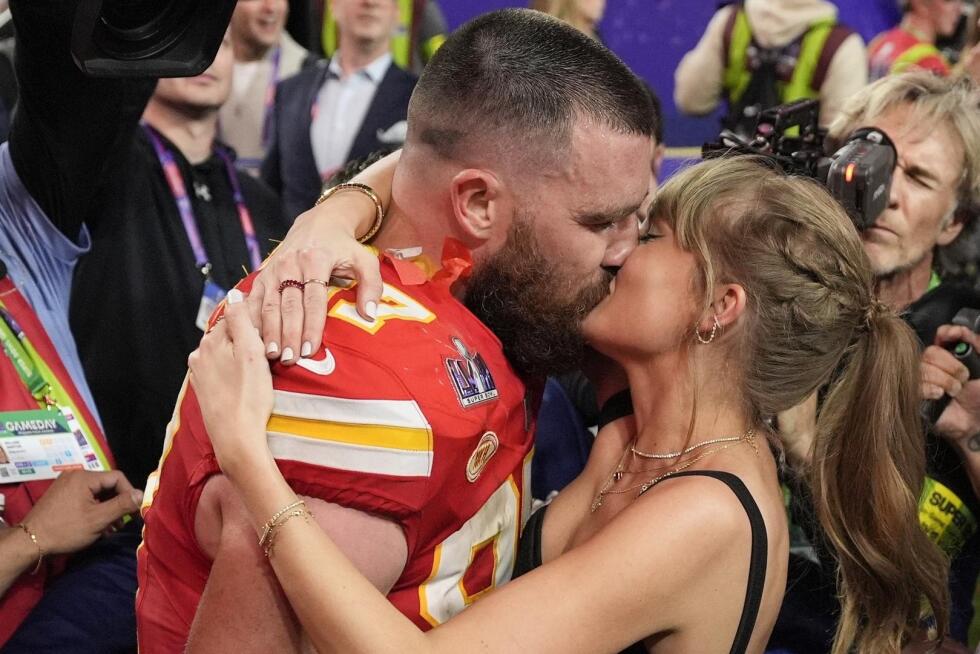 No real surprise that we got a Taylor - Kelce engagement before the #GOP held a town hall in #NY21