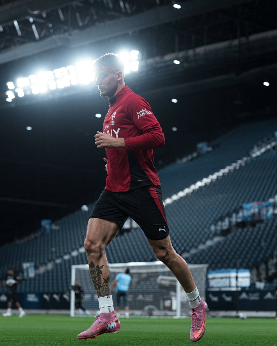Sergej Milinkoviฤ-Saviฤ (@sergej__savic) on Twitter photo Training in our home today.
No noise, just work. Soon, everything changes. <a href="/Alhilal_FC/">ูุงุฏู ุงูููุงู ุงูุณุนูุฏู</a> Training in our home today.
No noise, just work. Soon, everything changes. <a href="/Alhilal_FC/">ูุงุฏู ุงูููุงู ุงูุณุนูุฏู</a>