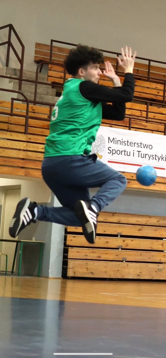 34wtrolek tweet media