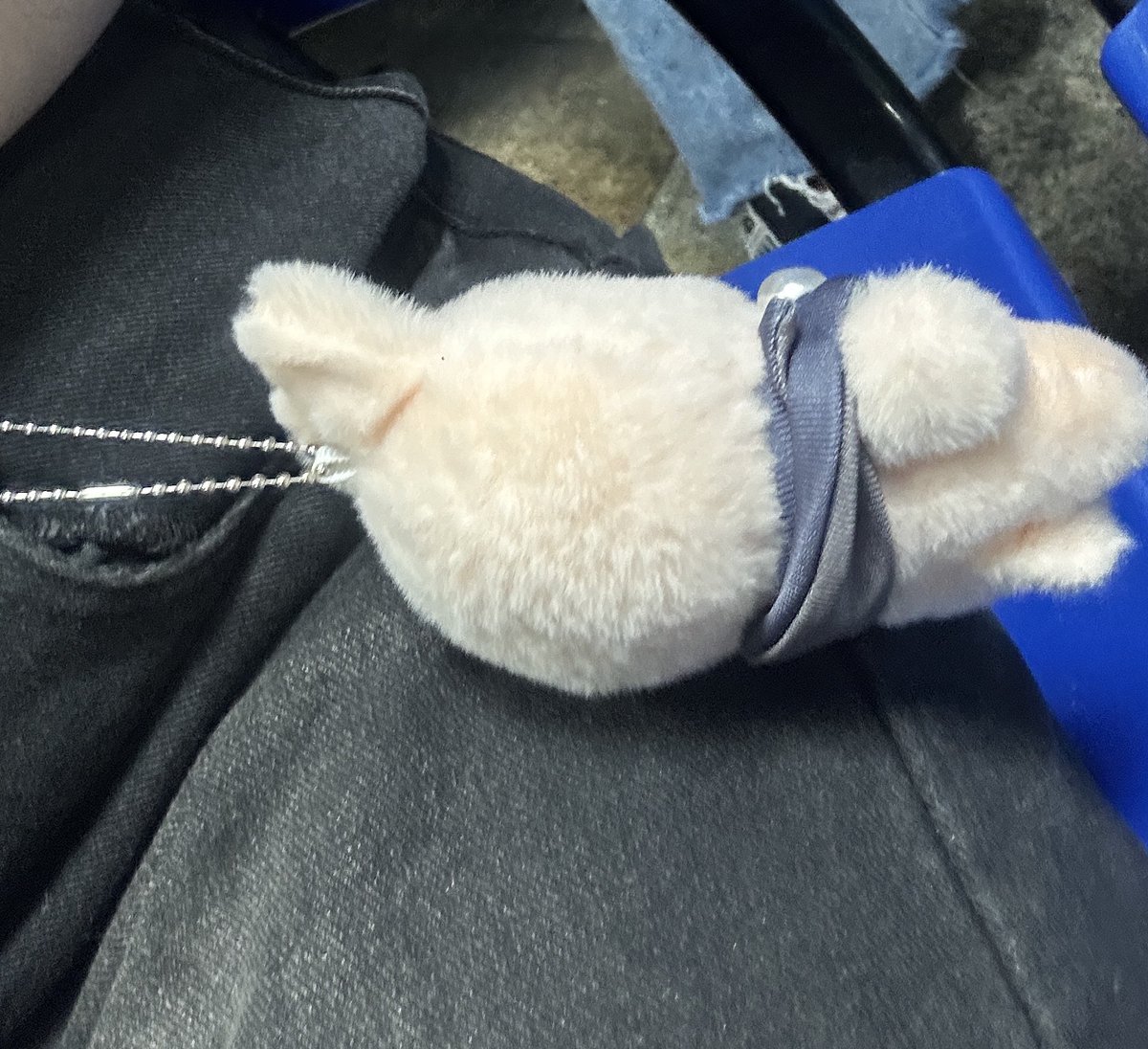 lvndermari's tweet photo. eu e meu labubu (foxi.ny) no hospital https://t.co/lgz1VZFkxO