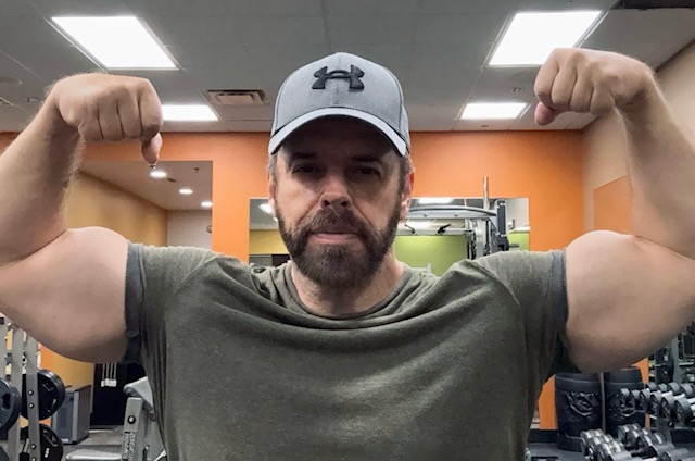 JackedSansJuice's tweet photo. Just making sure the mirror knows who’s boss! #BicepFlirt #GymVibes #Bodybuilding #Workout #Fitness #Nutrition #IronAddict #Training #BeasMode #20InchGuns #AllNatural #SwestAndSacrifice https://t.co/UqBqdJQ6IR