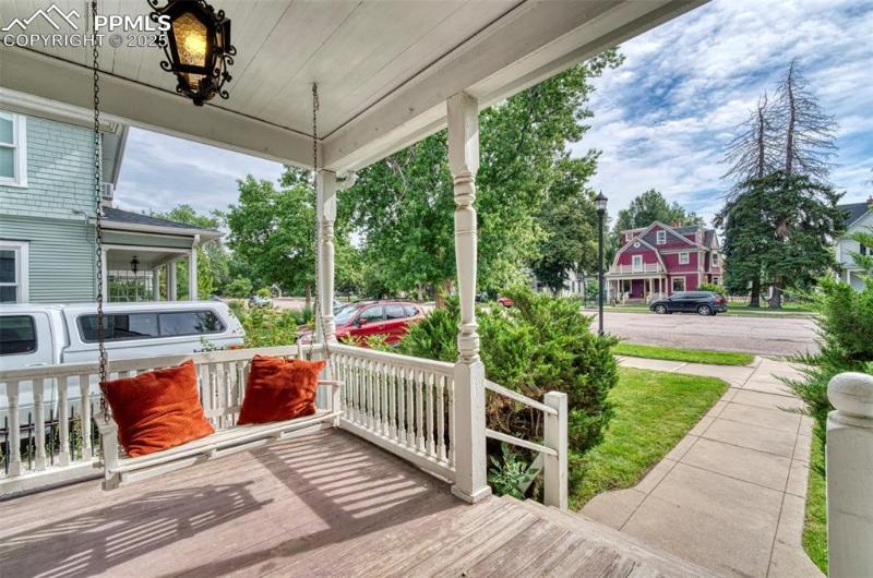 This PRICE DROPPED yesterday - now $624,000 in Historic Old North End Colorado Springs Downtown area. 
peakdream.com/homes-for-sale…
#UpToDateChanges #PriceDropsColoradoSprings #OldNorthEnd #LocalRealEstate #COspringsCO #OriginalExposedWood #HomeGarden #FrontPorchTime #BHHS #CSprings