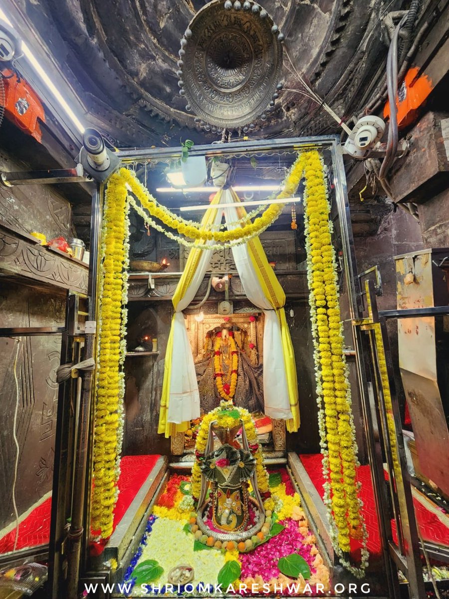 Omkareshwar Jyotirling (@omkarjyotirling) on Twitter photo ЁЯЪйрдЬрдп рдУрдВрдХрд╛рд░ рдЬреАЁЯЪй
рджреНрд╡рд╛рджрд╢ рдЬреНрдпреЛрддрд┐рд░реНрд▓рд┐рдВрдЧ рдореЗрдВ рдЪрддреБрд░реНрде, рд╢реНрд░реА рдУрдВрдХрд╛рд░реЗрд╢реНрд╡рд░ рдореЗрдВ рд╢реНрд░реА рдУрдВрдХрд╛рд░ рдорд╣рд╛рд░рд╛рдЬ рдХреЗ рд╢реНрд░реГрдВрдЧрд╛рд░ рджрд░реНрд╢рдиред
рднрд╛рджреНрд░рдкрдж рд╢реБрдХреНрд▓ рдкрдХреНрд╖ рдЪрддреБрд░реНрдереА рд╕. 2082 рдмреБрдзрд╡рд╛рд░ рджрд┐рдирд╛рдВрдХ-27/08/25
рд╡реЗрдм-shriomkareshwar.org
рд╣реЗрд▓реНрдк-8989998686(8AM-8PM)
рдПрдк-tinyurl.com/y4qz6ldp
#omkareshwar #рдУрдореНрдХрд╛рд░реЗрд╢реНрд╡рд░ ЁЯЪйрдЬрдп рдУрдВрдХрд╛рд░ рдЬреАЁЯЪй
рджреНрд╡рд╛рджрд╢ рдЬреНрдпреЛрддрд┐рд░реНрд▓рд┐рдВрдЧ рдореЗрдВ рдЪрддреБрд░реНрде, рд╢реНрд░реА рдУрдВрдХрд╛рд░реЗрд╢реНрд╡рд░ рдореЗрдВ рд╢реНрд░реА рдУрдВрдХрд╛рд░ рдорд╣рд╛рд░рд╛рдЬ рдХреЗ рд╢реНрд░реГрдВрдЧрд╛рд░ рджрд░реНрд╢рдиред
рднрд╛рджреНрд░рдкрдж рд╢реБрдХреНрд▓ рдкрдХреНрд╖ рдЪрддреБрд░реНрдереА рд╕. 2082 рдмреБрдзрд╡рд╛рд░ рджрд┐рдирд╛рдВрдХ-27/08/25
рд╡реЗрдм-shriomkareshwar.org
рд╣реЗрд▓реНрдк-8989998686(8AM-8PM)
рдПрдк-tinyurl.com/y4qz6ldp
#omkareshwar #рдУрдореНрдХрд╛рд░реЗрд╢реНрд╡рд░