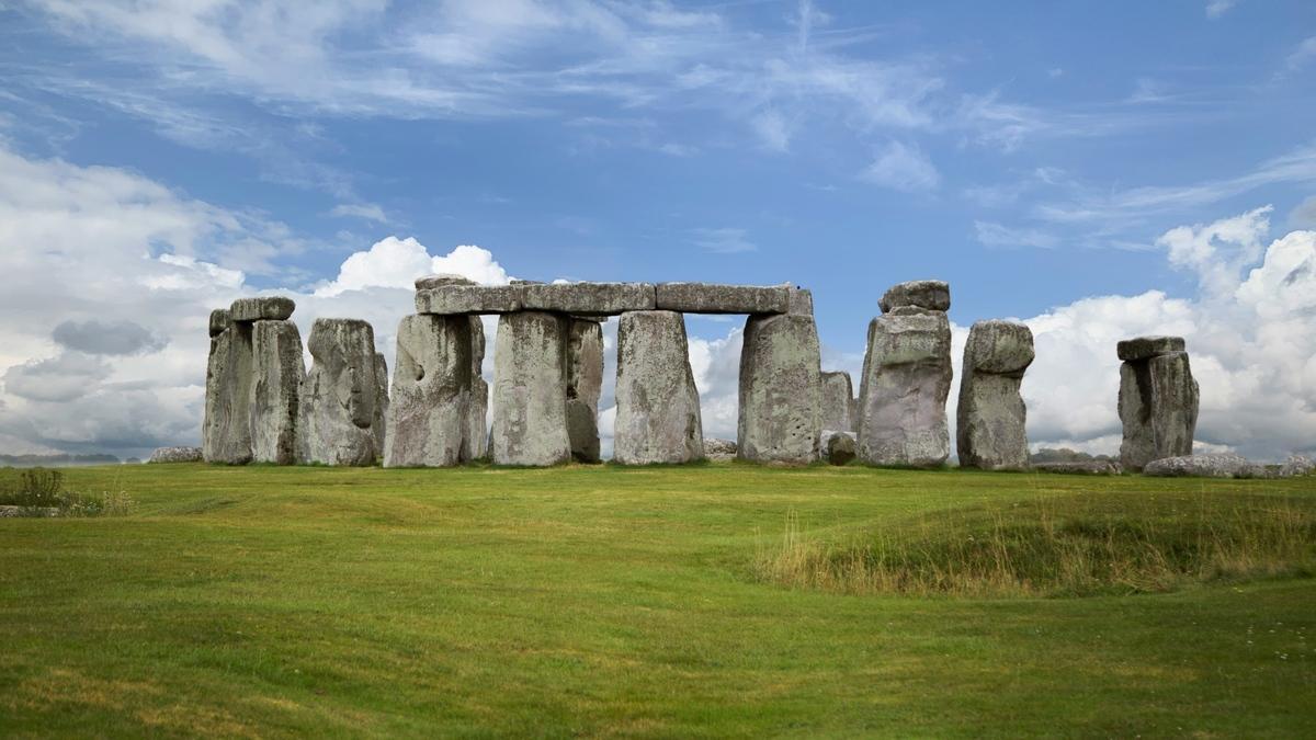 Comment la découverte d'une dent de vache vieille de 5.000 ans bouleverse ce qu'on croyait savoir sur Stonehenge 👉 bit.ly/420yt7i