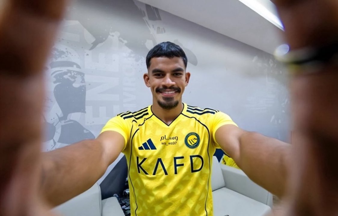 رسمياً 🚨
سعد الناصر يوقّع عقد انتقاله لـ #النصر
الله يوفقه وينفع به نادينا الغالي العالمي
الإعلان قريبا 🤌💛💛
#سعد_الناصر_نصراوي