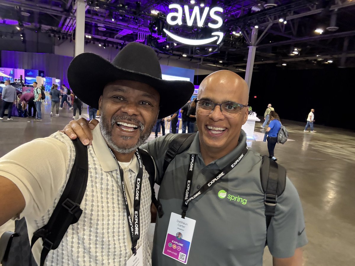 CTOAdvisor's tweet image. Still running into good friends at #vmwareexplore