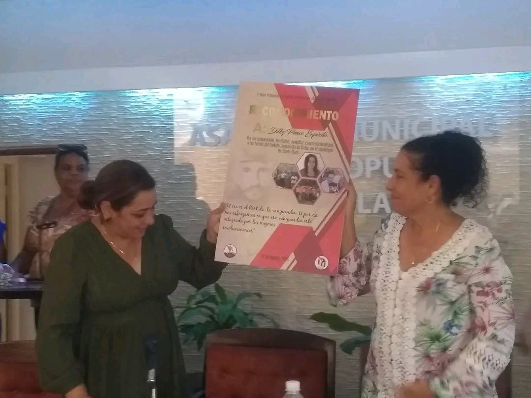 Hoy en el  Pleno del Comité Municipal del <a href="/PartidoPCC/">Partido Comunista de Cuba</a> en Santa Clara,fue promovida Diamela López Valdés como Primera Secretaria. 🇨🇺 Su experiencia consolidará el trabajo político en el municipio. Reconocemos la labor de <a href="/DilkyPonce/">Dilky Ponce</a>  y le deseamos éxitos en sus nuevas tareas
