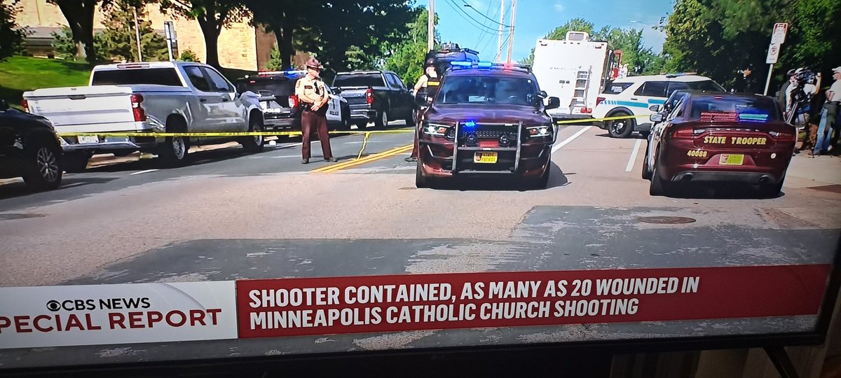 wareship2000's tweet image. #HoustonTX Sends #Prayers &amp;amp; Thoughts Go Out To The Victims Of The Horrific And #UnCalledFor  Shooting Of 20 #Children In #Minneapolis #DeciduousTrees  #Shed their #leaves 🍃 #Automaticly Why Do People Take Precious #LeavesOffTheTrees #Themselves #TwoMoreLeavesHaveFallenOffTheTree