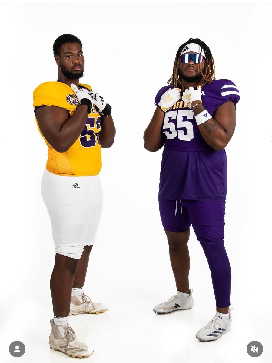 Jeremiah Banks Wall and Dagan Miller, two of our best playing for the Leathernecks!  #TeamFirst