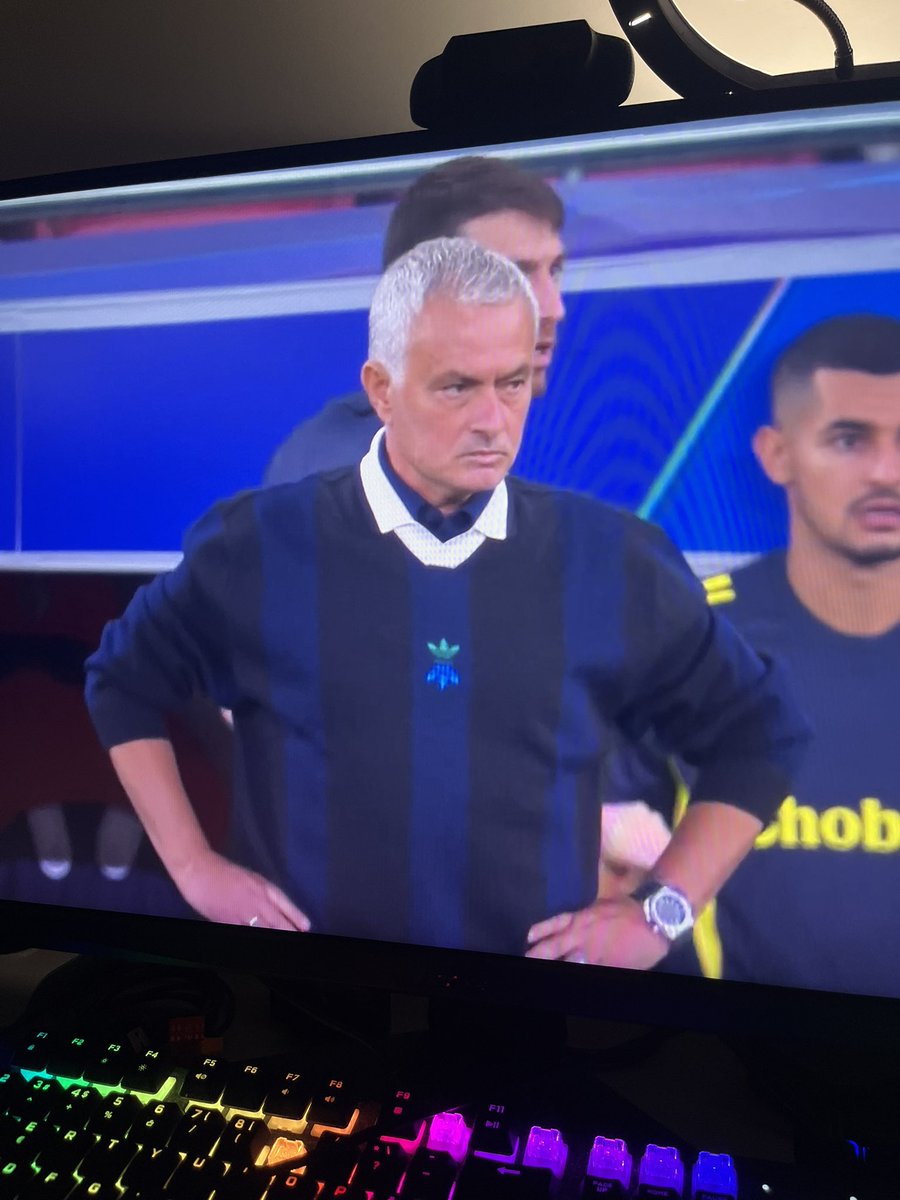 Yalnız futbolu kötü ama üstünde  ki güzelmiş