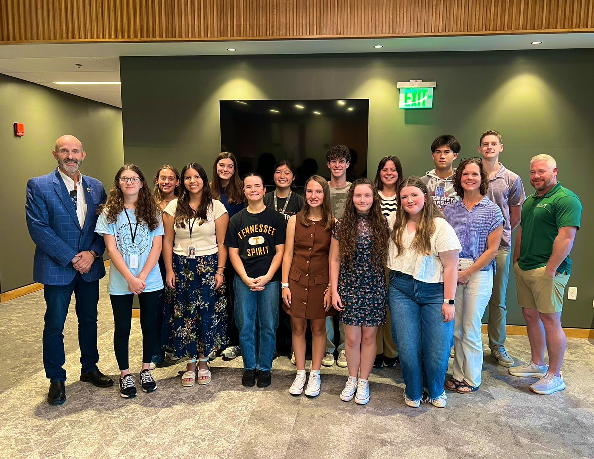Proud to welcome the newest members of the 2025-26 City of Oak Ridge Youth Advisory Board. 🤝