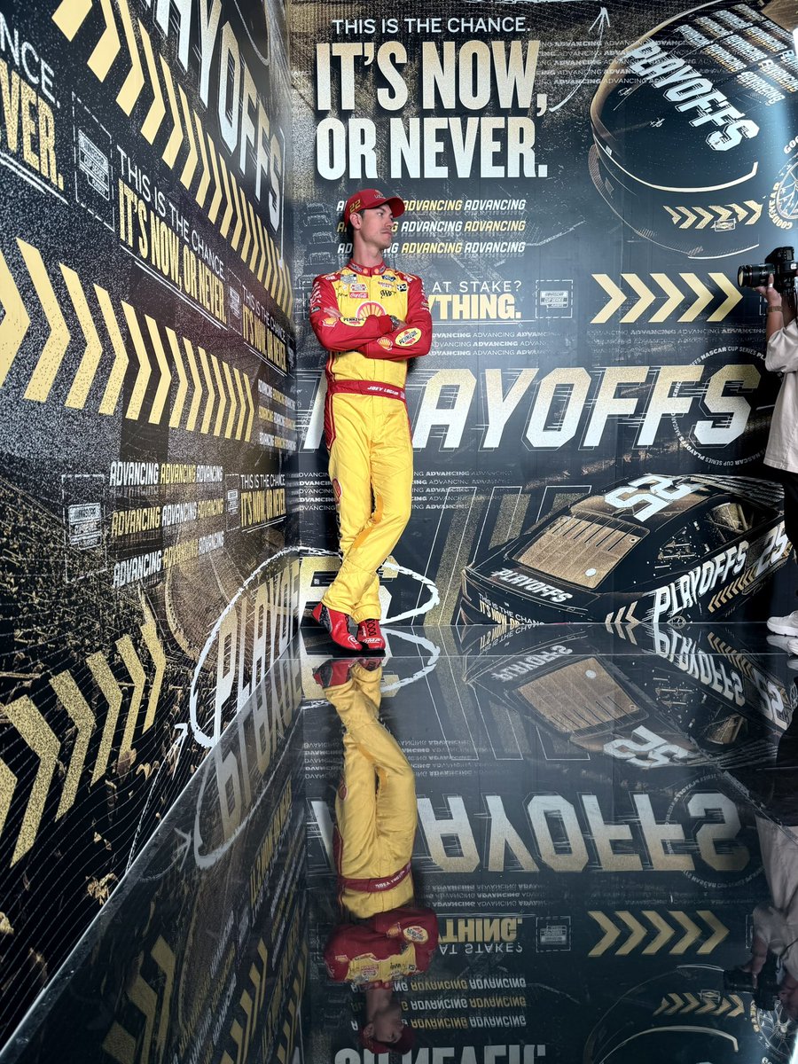 Joey Logano tweet media