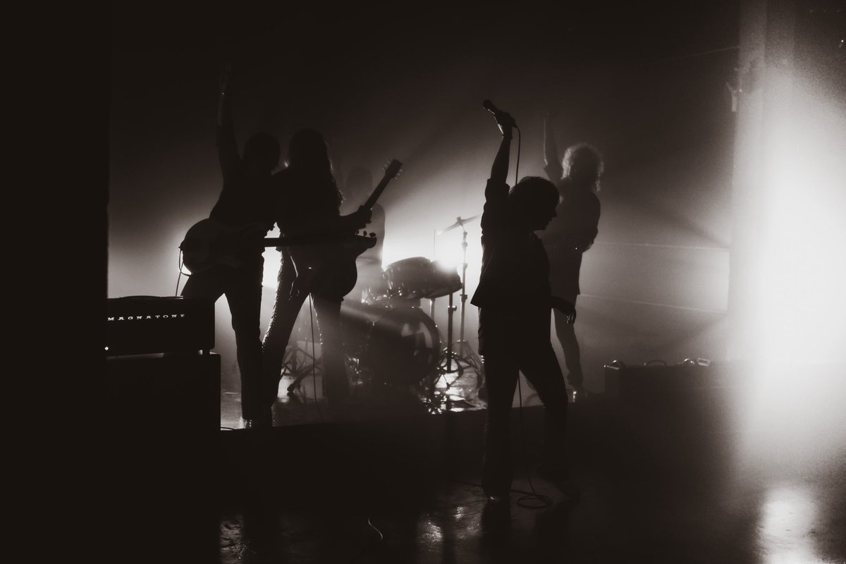 TheStruts's tweet image. Some BTS from our day shooting the video for Could Have Been Me feat. @Sirbrianmay. We can’t wait for you all to see it… 

Make sure you’ve pre-saved it found.ee/couldhavebeenme ✨