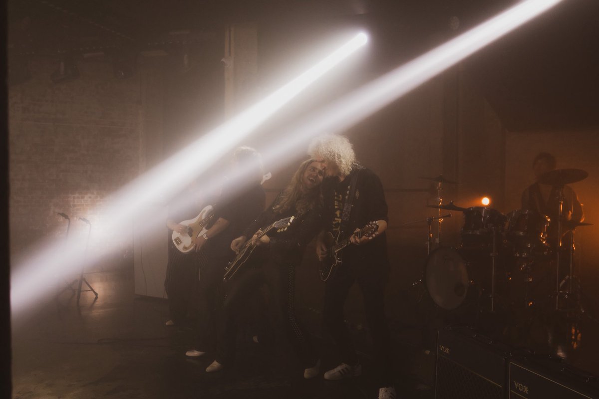 TheStruts's tweet image. Some BTS from our day shooting the video for Could Have Been Me feat. @Sirbrianmay. We can’t wait for you all to see it… 

Make sure you’ve pre-saved it found.ee/couldhavebeenme ✨