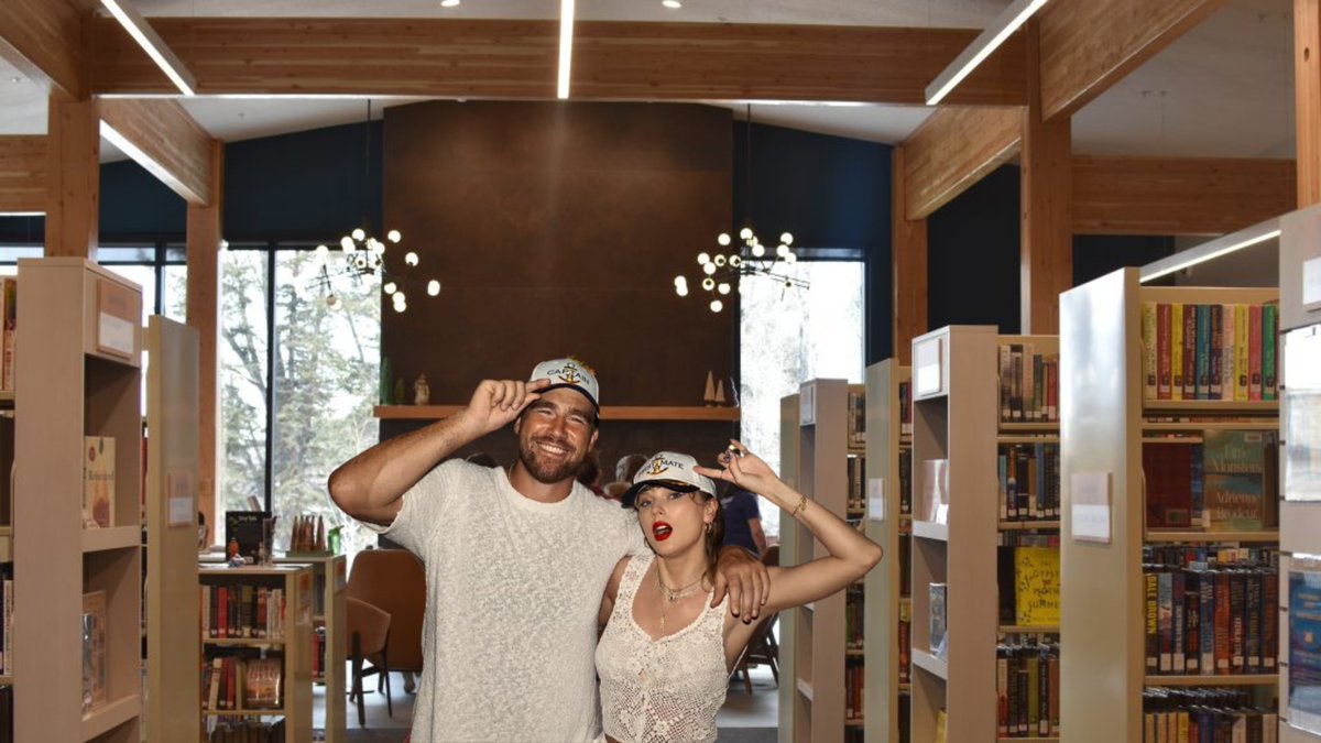 Did you hear the big news...

They both got library cards! 🤣