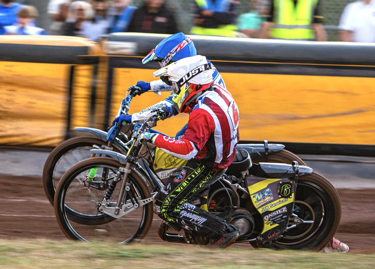 𝗟𝗔𝗧𝗘𝗦𝗧… 🏴‍☠️🐅 

The Allied Vehicles Tigers now lead Poole by 22-20 after seven races in the MAXICab KO Cup semi-final, first leg at Wimborne Road. 

📸 Liam Cockwell

#WeAreGlasgow🔴⚪️
