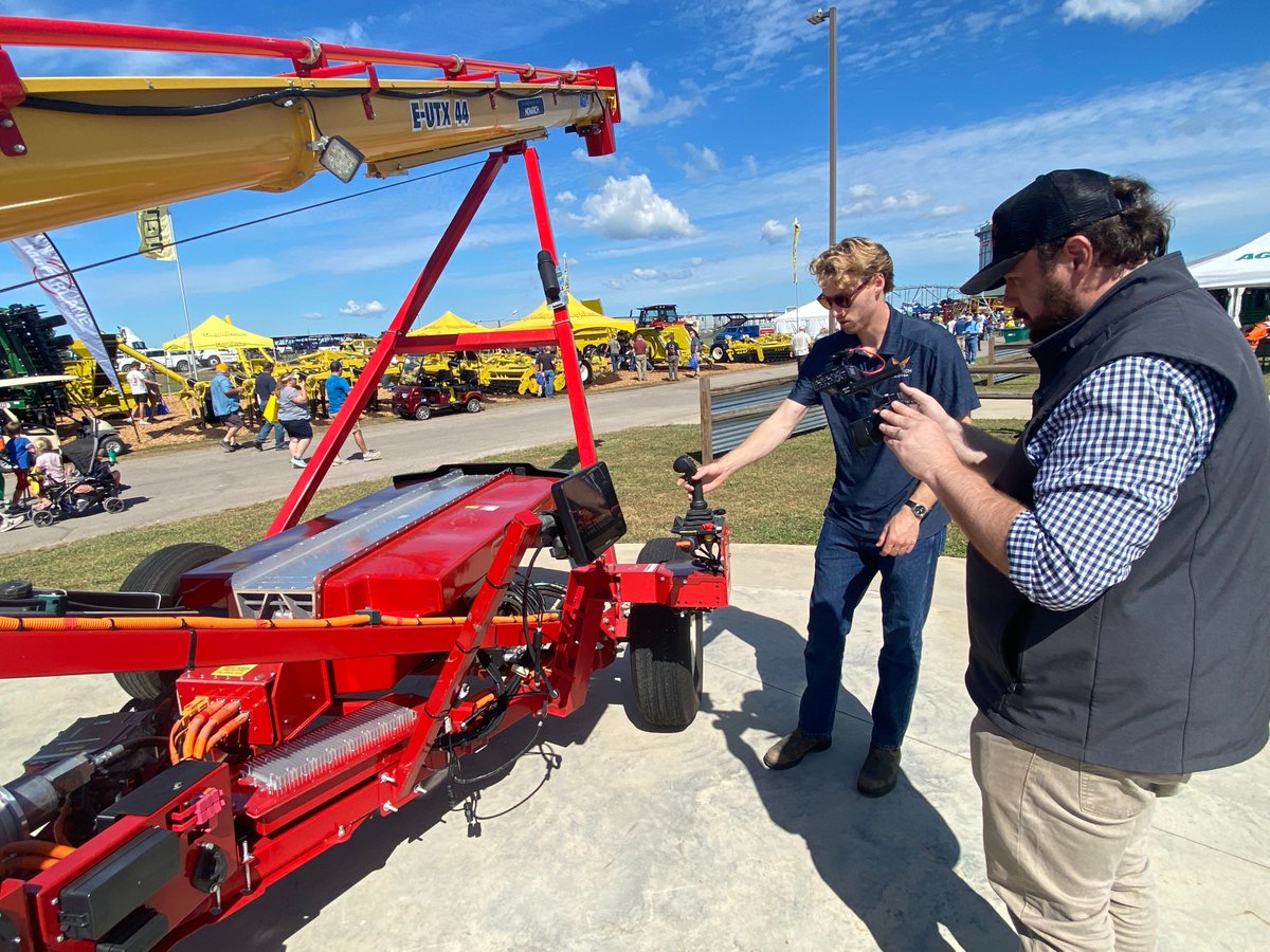 AGI (@aggrowthintl) on Twitter photo Just in time for #FPS25, Monarch caught the attention of media when they released news about the launch of their <a href="/MonarchOneAI/">MonarchOneAI</a> platform, which powers the new AGI smart auger! Nat Davenport of Monarch demoed the auger with <a href="/jesseallenag/">Jesse Allen</a> of <a href="/AoA_TalkShow/">AgricultureOfAmerica</a>.
businesswire.com/news/home/2025⦠Just in time for #FPS25, Monarch caught the attention of media when they released news about the launch of their <a href="/MonarchOneAI/">MonarchOneAI</a> platform, which powers the new AGI smart auger! Nat Davenport of Monarch demoed the auger with <a href="/jesseallenag/">Jesse Allen</a> of <a href="/AoA_TalkShow/">AgricultureOfAmerica</a>.
businesswire.com/news/home/2025ā¦
