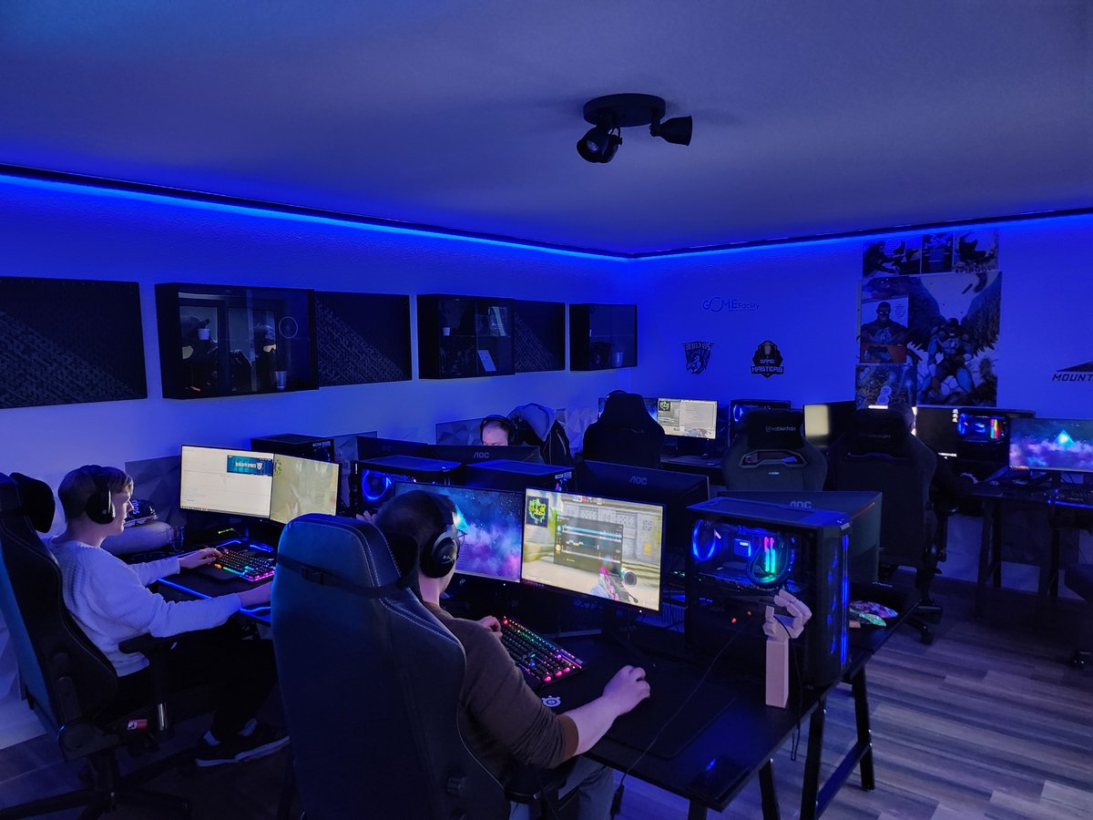 GOMEFacility's tweet photo. Bereite dich optimal auf die @dachcs Saison vor – mit unserem Bootcamp in der GOME Facility! 🔥🎮
Exklusive Location, moderne Hardware & volle Fokus-Atmosphäre – in der Mitte Deutschlands, perfekt erreichbar für jedes Team! 💯
👉 Oder spiel deine Spieltage direkt von uns aus!
#Bootcamp #GOMEFacility #DACHCS