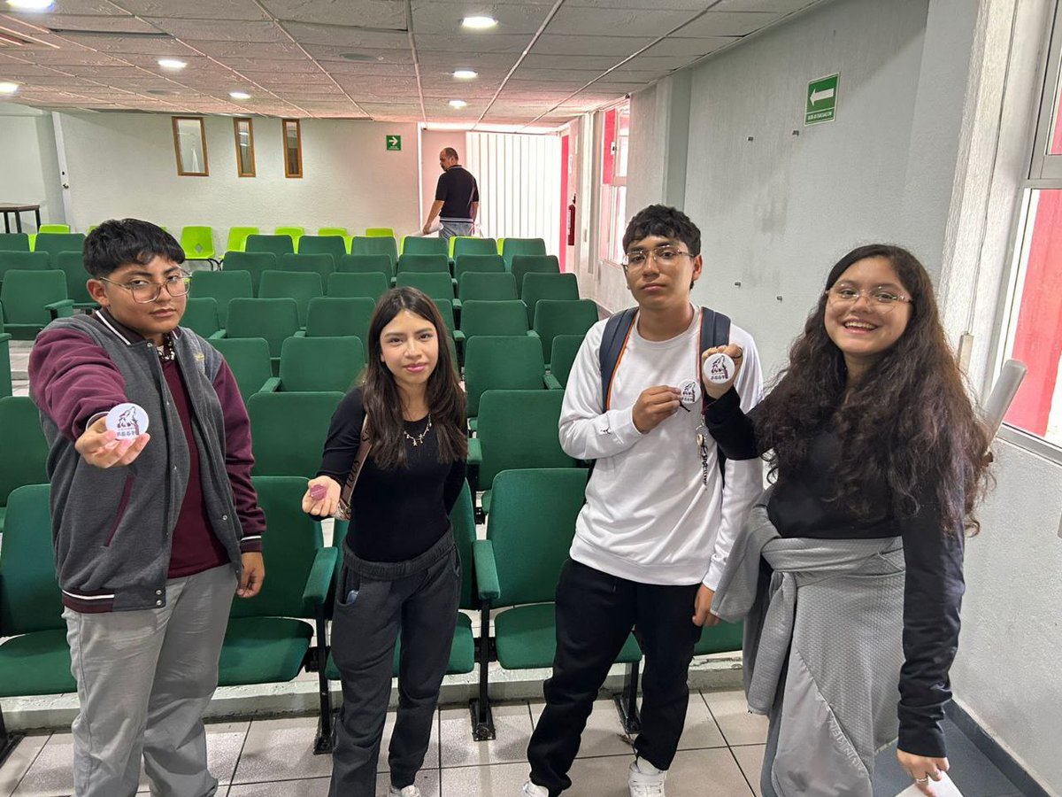 En el día 3 del #LOBOFEST2025, la ciencia y la tecnología brillan con lxs lobeznxs 🐺.

Descubren la oferta educativa, viven la emoción de la Robótica WER 🤖, exploran la IA, su huella digital y cómo la tecnología transforma vidas 🌍🏆

#ApasionadamenteCONALEP #ElPoderDeServir