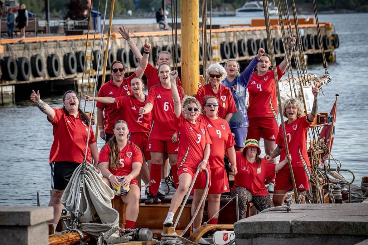 Our 🏴󠁧󠁢󠁷󠁬󠁳󠁿 ladies only had 1 game today in a tough game versus 🇺🇬. They never gave up and kept battling. The Cymru Way!

Tomorrow sees us play 🇷🇴&amp;🇦🇹 to try and finish as high as possible to progress to the final rounds! <a href="/homelesswrldcup/">Homeless World Cup</a>

<a href="/WMenywod/">Wal Goch y Menywod - @wmenywod.bsky.social</a> <a href="/NoelMooney13/">Noel Mooney</a> <a href="/rhirhi8/">Rhian Wilkinson</a>