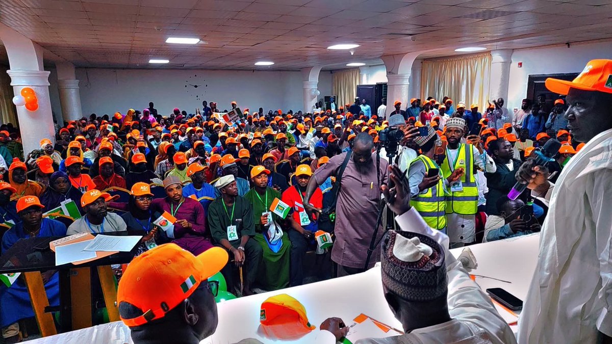 ษชสสแดสษชแด | ๐๐พ๐
๐๐๐๐ถ๐ (@diplomat_01) on Twitter photo HE Malam Nasiru <a href="/elrufai/">Nasir Ahmad El-Rufai</a> today in Kaduna received hundreds of youths who left the PDP for the ADC. HE Malam Nasiru <a href="/elrufai/">Nasir Ahmad El-Rufai</a> today in Kaduna received hundreds of youths who left the PDP for the ADC.