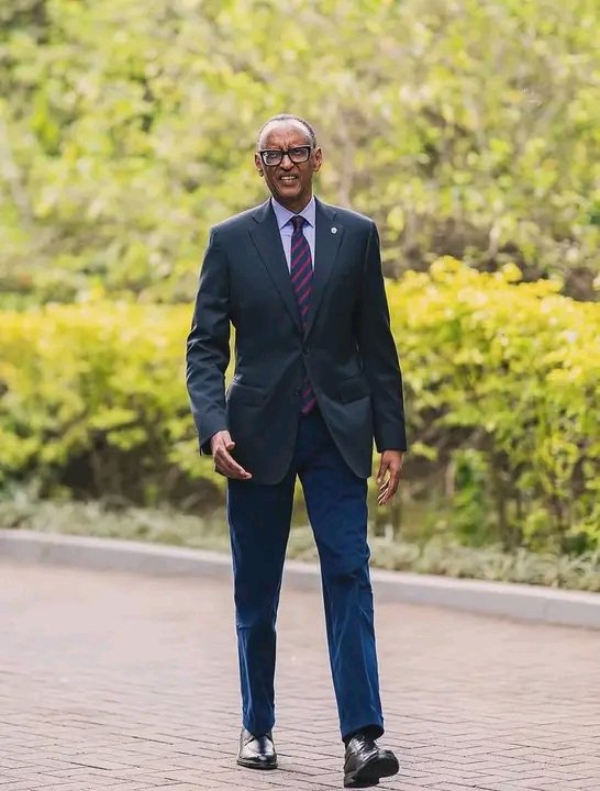 IMITAMENWA200PK's tweet image. #paulkagame 🇷🇼🇷🇼🇷🇼🎧