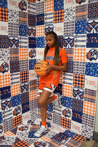 Thanks for showing <a href="/the1andonlyliv/">Olivia Smith</a> and the family a great time <a href="/UTMartinWBB/">UT Martin Women’s Basketball</a>!!
#GodBlessings
#notcommitted