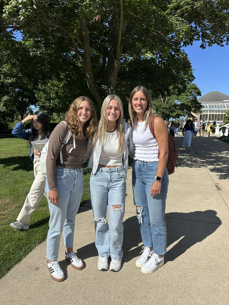 ChargersWBB's tweet photo. Happy first day of classes📚✏️
Grateful for a great start of a new school year! https://t.co/Hg8BpoSE2u