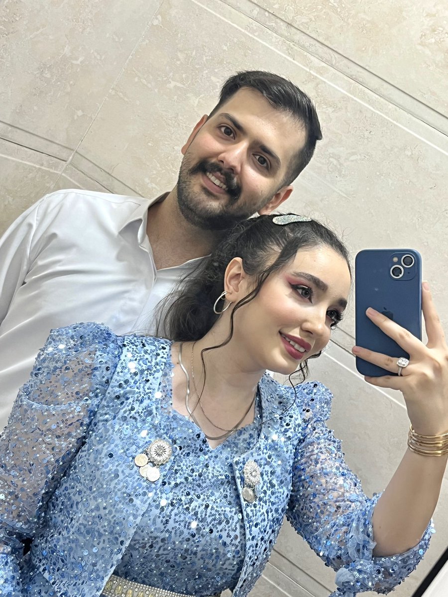 mohan_mor00's tweet photo. ئەوینی تۆ...
نەمامێک بوو لەناخی دڵدا چەقاندم
ئەو نەمامە بۆتە دارێ
پنج و ڕیشەی بە یەک یەکی
ڕەگەکانی هەموو لەشما
چۆتە خوارێ.!
🤍✨ https://t.co/hLKEfFzdyu