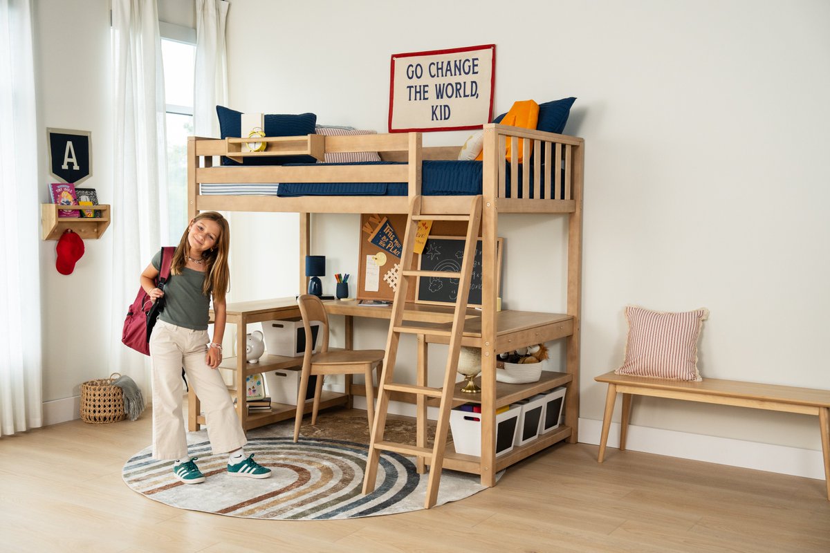 shefinds's tweet image. Back-to-school just got a glow-up. 📚✨ @maxandlilyshop new Scandinavian Loft Bed = desk, storage, AND style in one sleek design.
Meet the Most Stylish New Study Loft for Kids→bit.ly/466tAMx
#BackToSchool #KidsRoom #StudySpace #RoomMakeover #AD #MaxAndLily