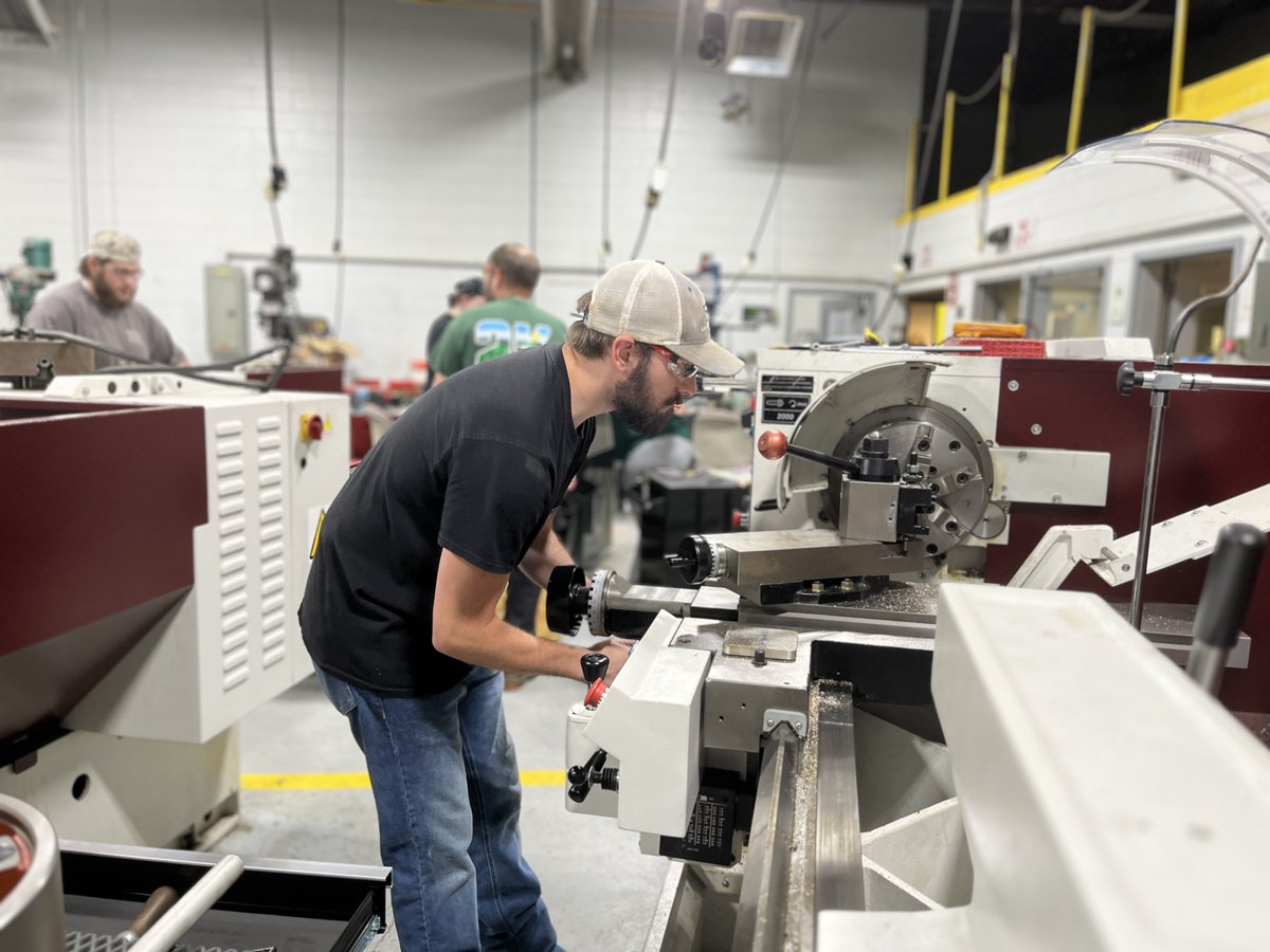 OconeeFallLine's tweet image. 🔩 Hands-on learning in action!
OFTC Machine Tool students like Mauriana Underwood (Eastman) &amp;amp; Chandler Lord (Dublin) are mastering precision skills for high-demand careers.
✨ Build your future with skills that make things happen!

#OFTC #MachineToolTechnology #CareersBeginHere