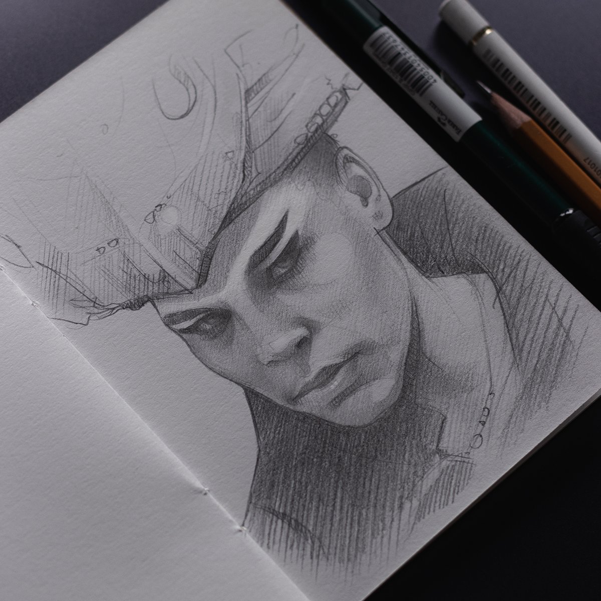 #LukeSteele #empireofthesun  #sketch #sketchbook #drawing #portrait #pencilsketch #artistsontwitter #ArtistOnX
my new muse 😍