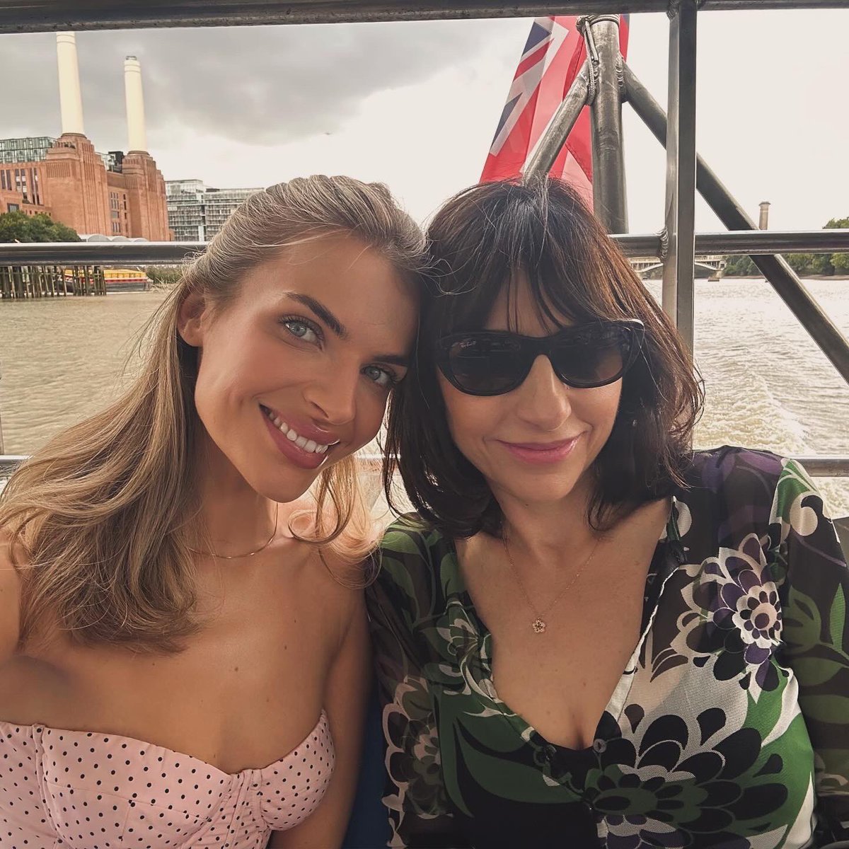 TaniaMariaWelch's tweet image. Celebrating my birthday with my precious niece Maria xx #London #niece #Birthday 🥂💋