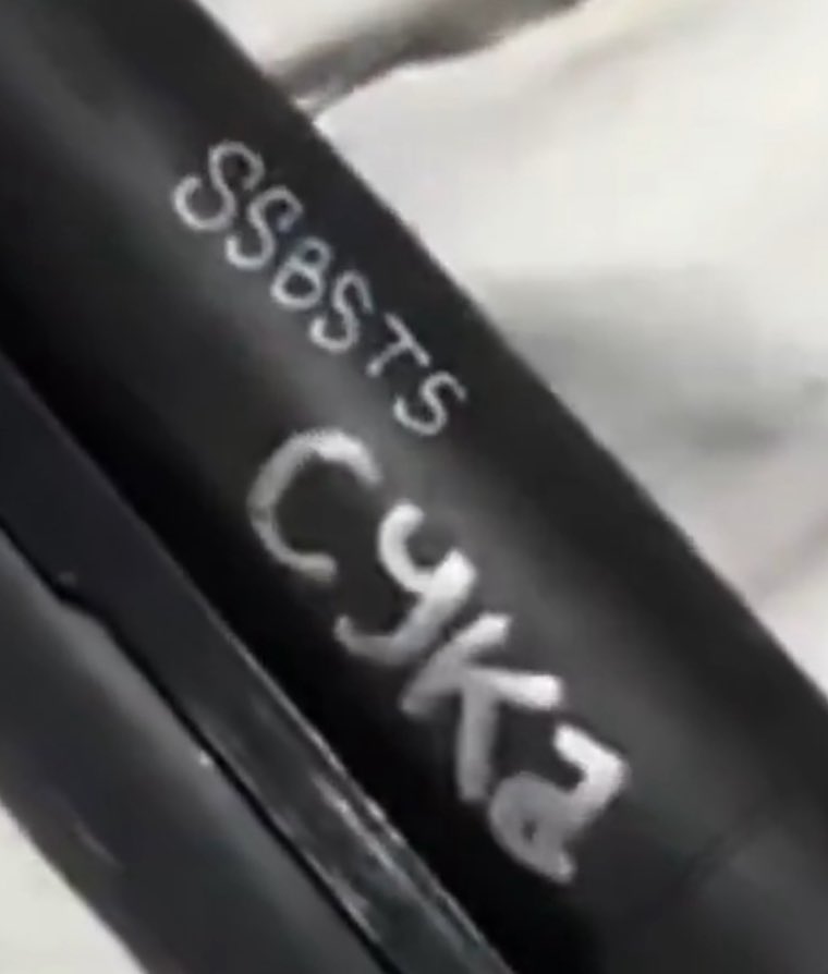 Gyarke's tweet photo. >Azovism
he had russian written on his guns and a fucking FSB patch you idiot, this is the sort of mentally ill people YOU create https://t.co/mSfNhDTozr