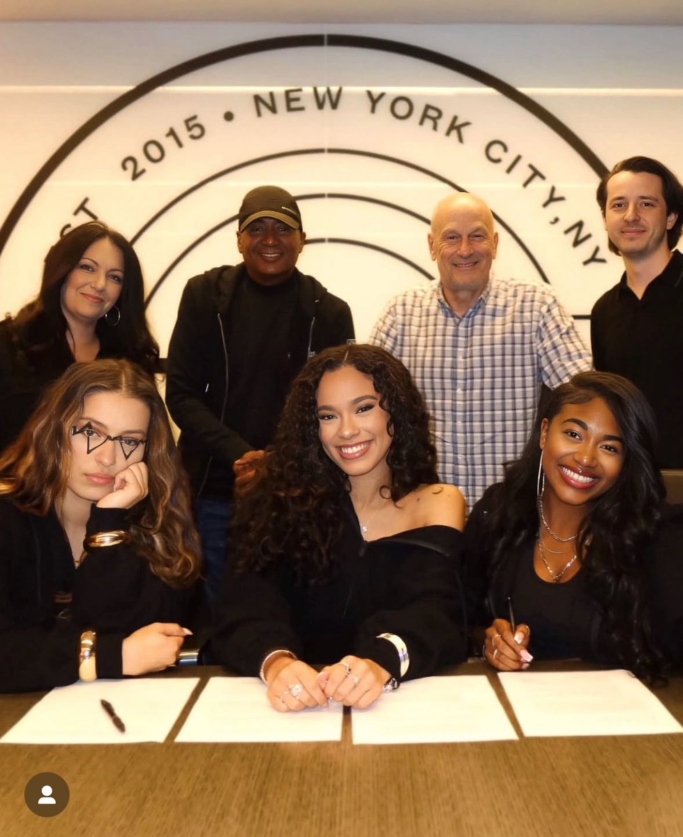 GRAVADORA: As meninas do “3QUENCY” agora fazem parte do grande catálogo de estrelas da “Columbia Records”, artistas como Adele, Beyonce, Diplo, Harry Styles, Miley Cyrus, entre outros fazem parte da mesma gravadora.