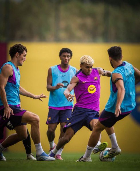 Focus sur Lamine Yamal à l’entraînement du jour. 🏃🏾‍♂️