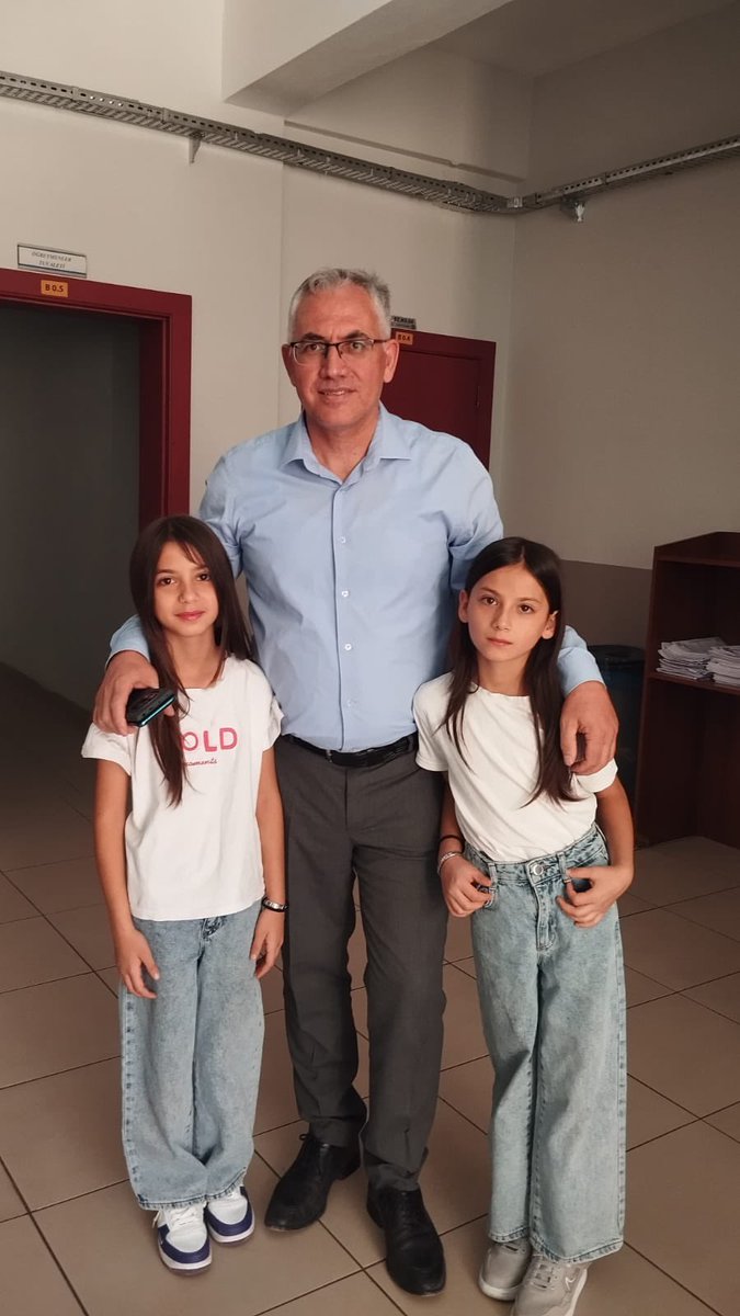 İlçe Milli Eğitim Müdürümüz Sayın İlhan ERANIL, Şube Müdürlerimiz Savaş UZUN, Battal AKMAN, Fatih KARAKÜTÜK ve Kasım KILINÇ ile birlikte Çubuk Anadolu İmam Hatip Lisesi ve Hayri Aslan Ortaokulunu ziyaret ettiler.