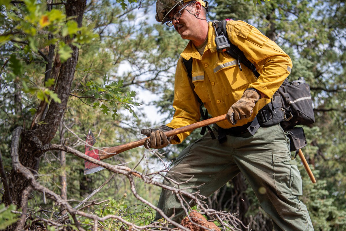 Twelve Oklahoma National Guardsmen training in Arizona proved the #OKGuard's wildland firefighting program is ready to respond to wildfires when they were called to battle a real-world fire caused by lightning at Camp Navajo, near Flagstaff on Aug. 15.

ok.ng.mil/News/Article/4…