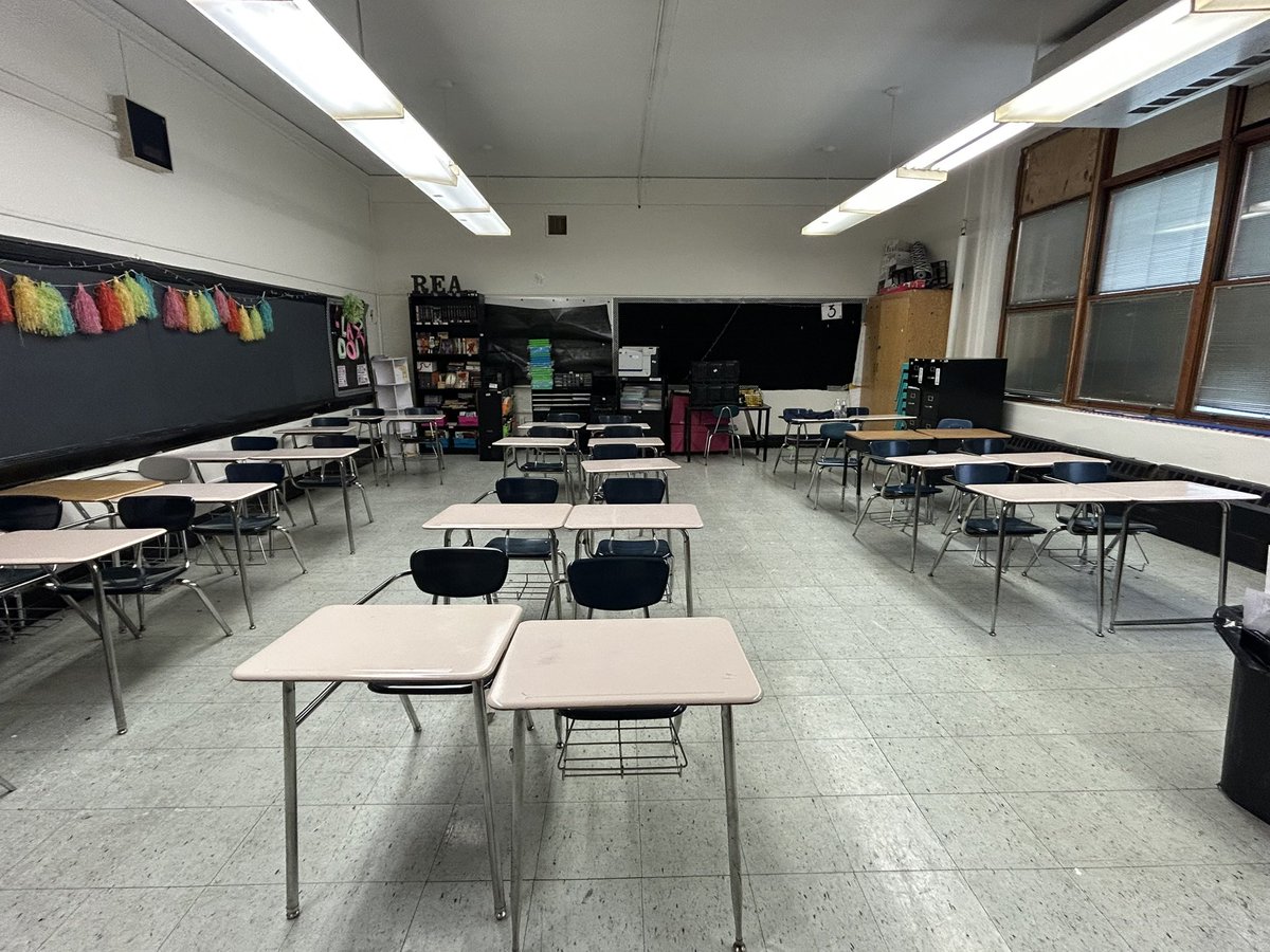 Spent the majority of the summer stalking fb marketplace to find good deals to set up my oldest’s dorm… now I have to start setting up my own classroom for school!!😭

September is around the corner and I’d appreciate any shares of my list!✨#ClearTheList amzn.to/3hchFAQ