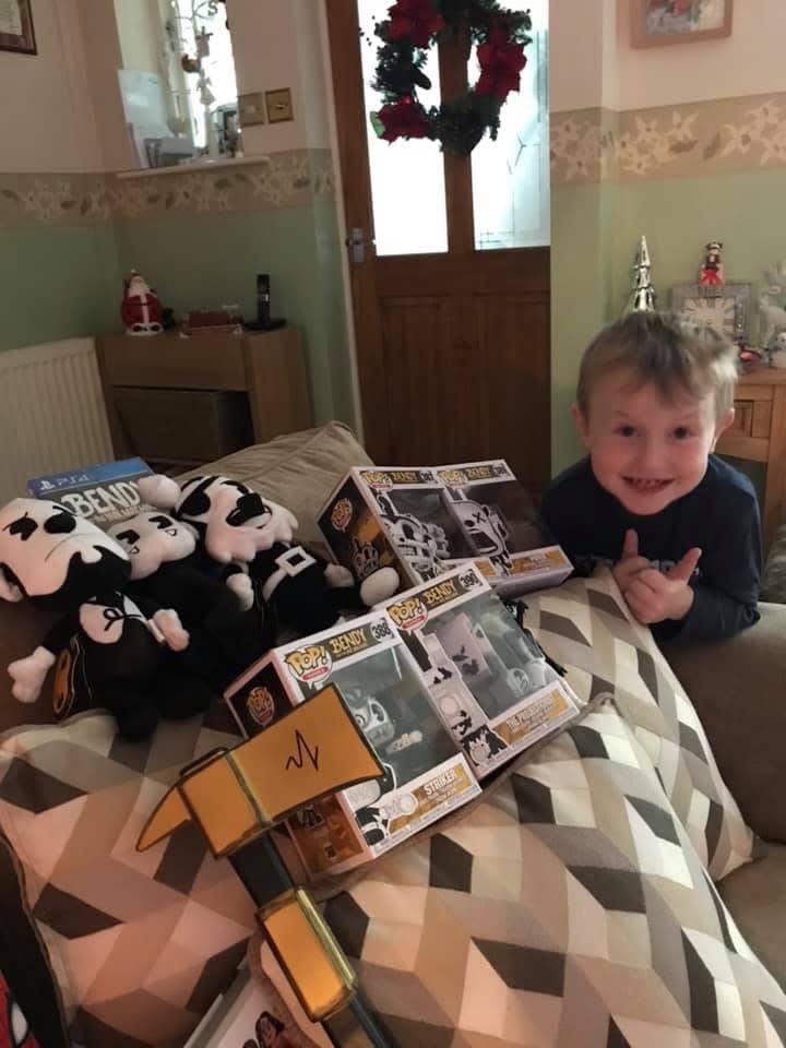 youtu.be/TW3lSbQuiac

Now we wait on a date and it can’t come soon enough for your No.1 SuperFan <a href="/themeatly/">theMeatly</a> 
He is closing in on 15 now but has followed <a href="/Bendy/">Bendy</a> from day 1.