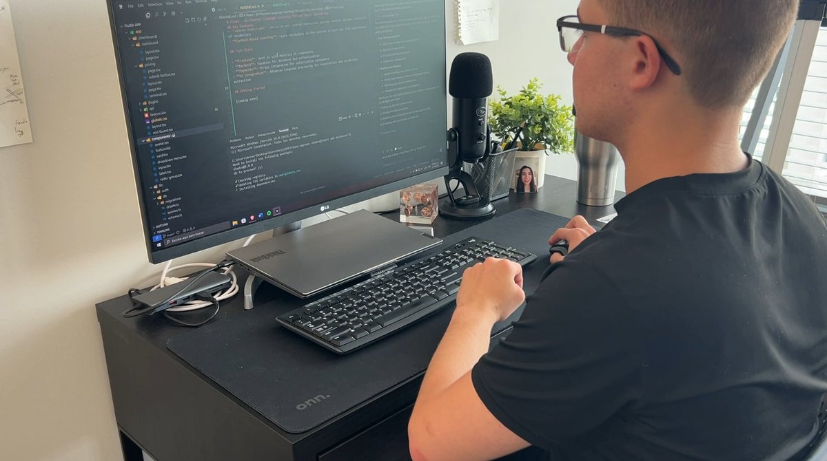Day 2/100 showing up

Today we are taking boilerplate and converting it into usefulness

Stripe linked, Supabase hooked, now it's time for essential feature adding!
